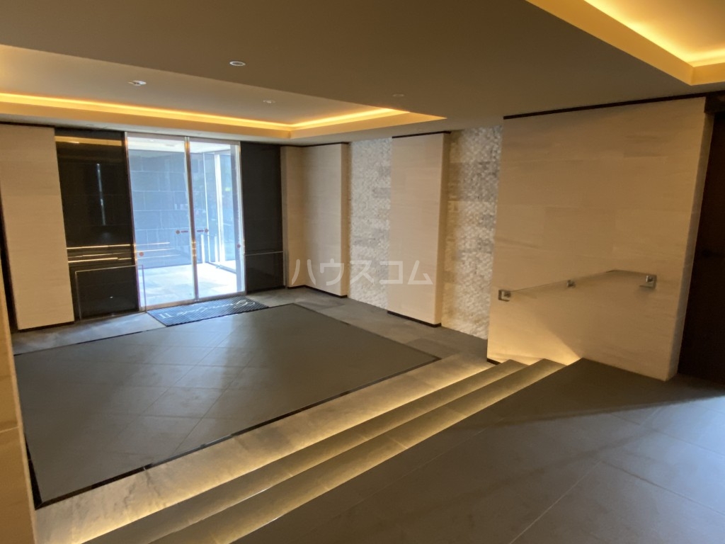 2/5 エントランス