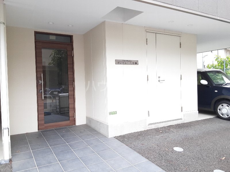 29/30 エントランス