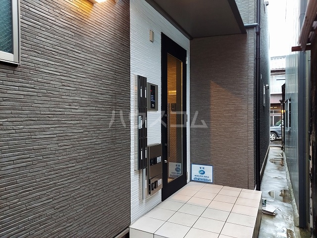 22/30 エントランス