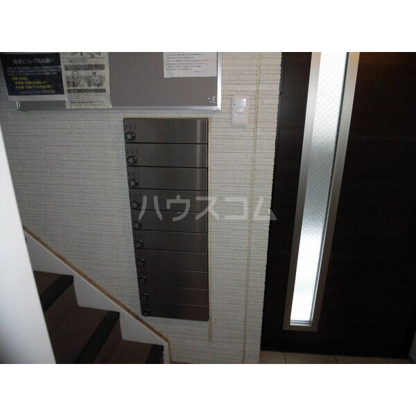 28/30 エントランス