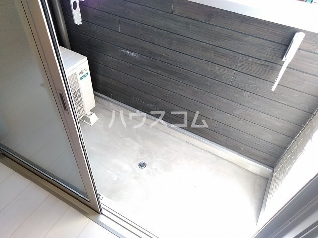 18/28 バルコニー