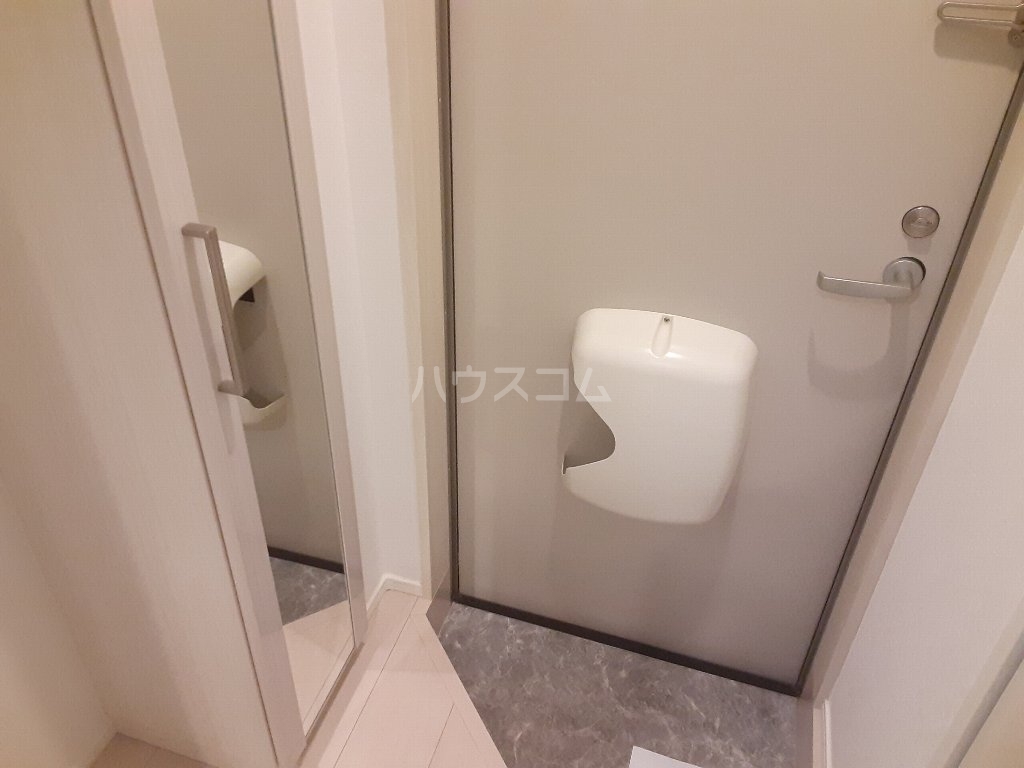 16/30 玄関