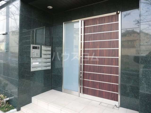 26/30 エントランス