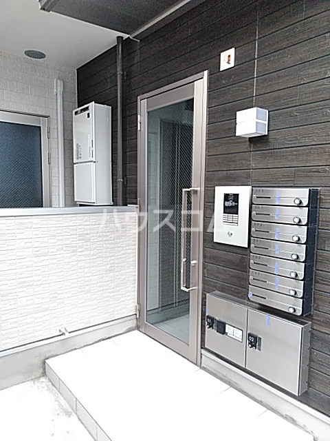 3/8 エントランス