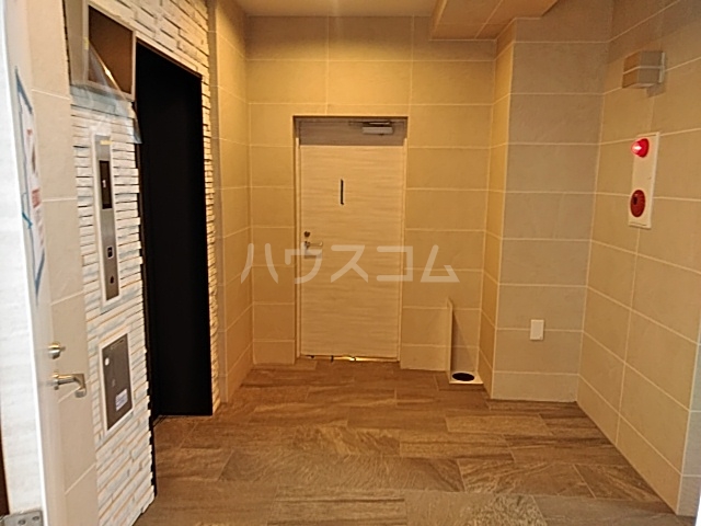 22/25 エントランス