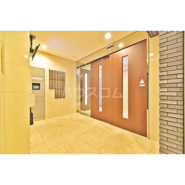 2/5 エントランス