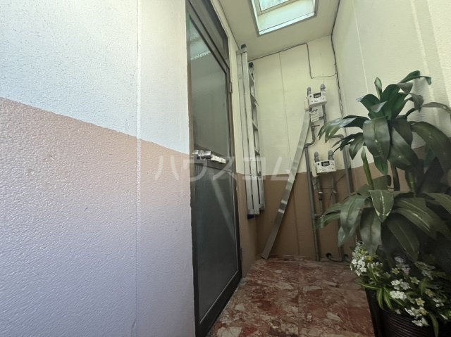 17/26 エントランス