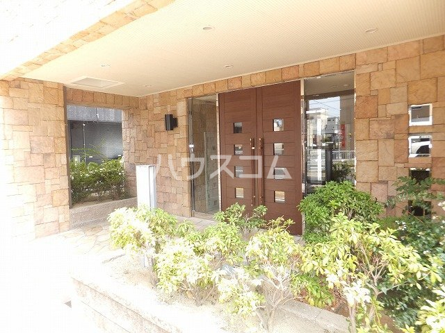 21/28 エントランス