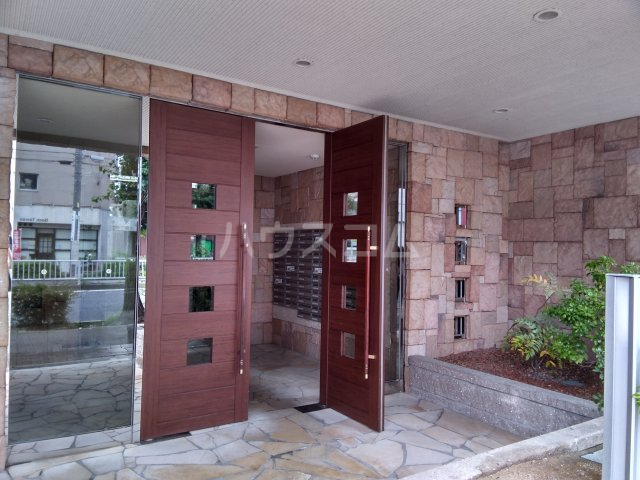 19/25 エントランス