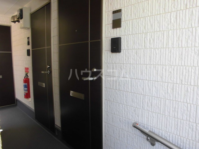 22/28 エントランス