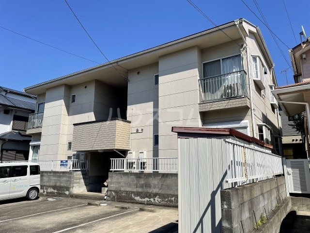 リバーランドハイツの外観