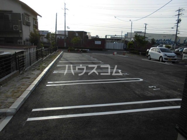 19/28 駐車場