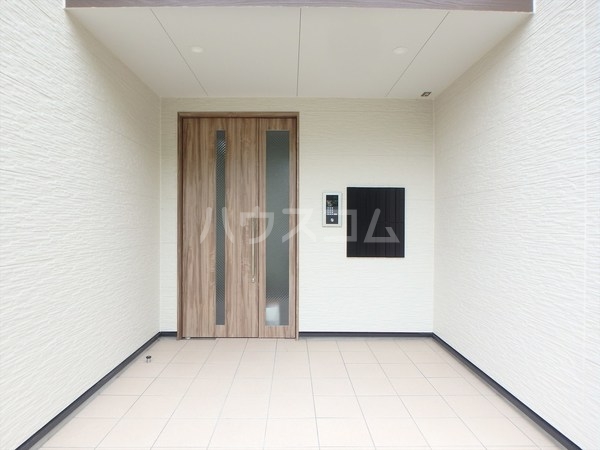 21/30 エントランス