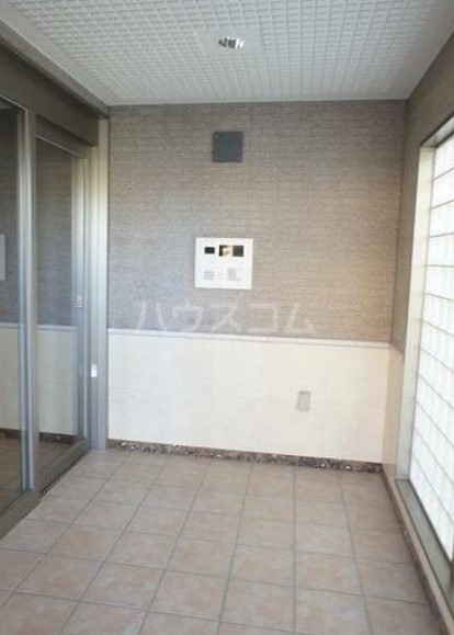 13/23 エントランス