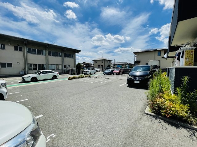 2/5 駐車場