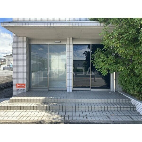 20/29 エントランス