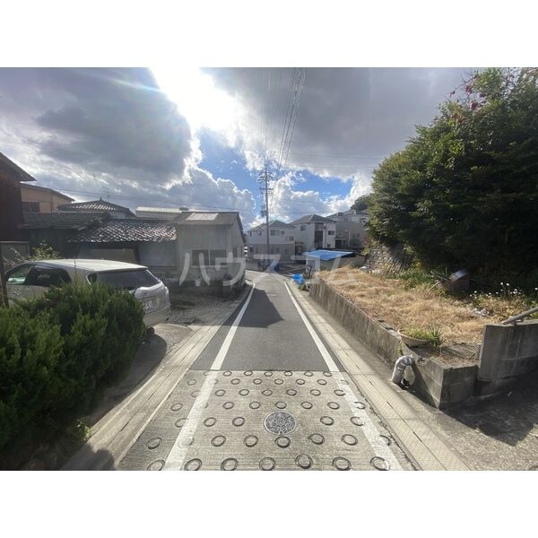 13/14 駐車場