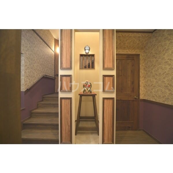 18/28 エントランス