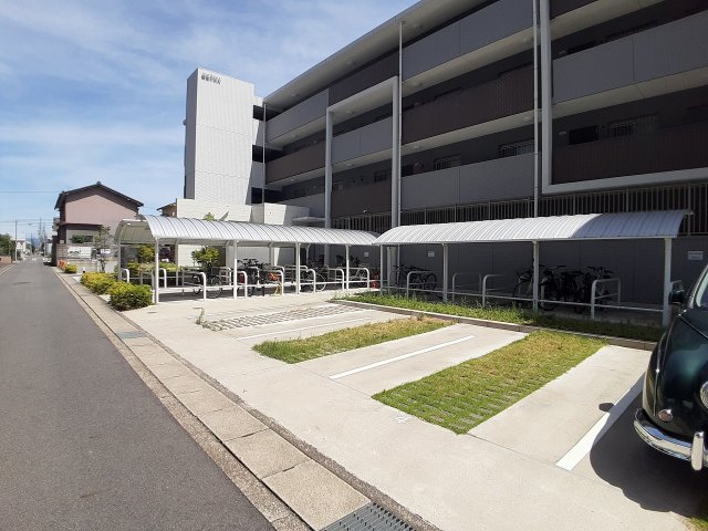 26/30 駐車場