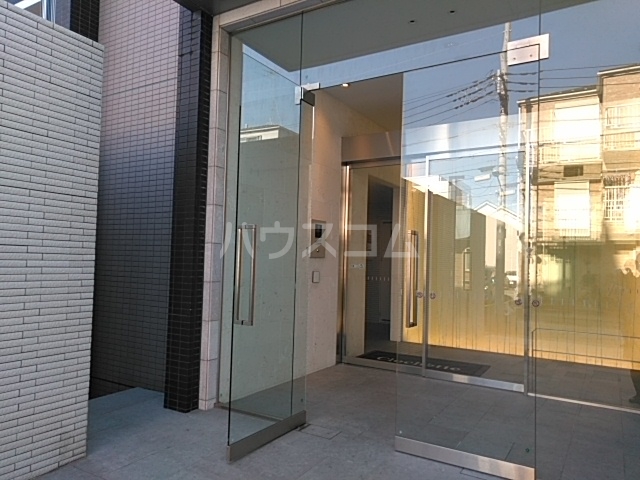 19/23 エントランス