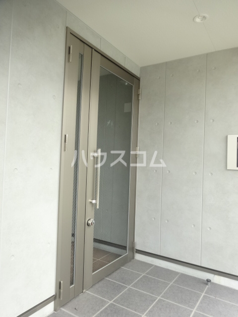 21/30 エントランス