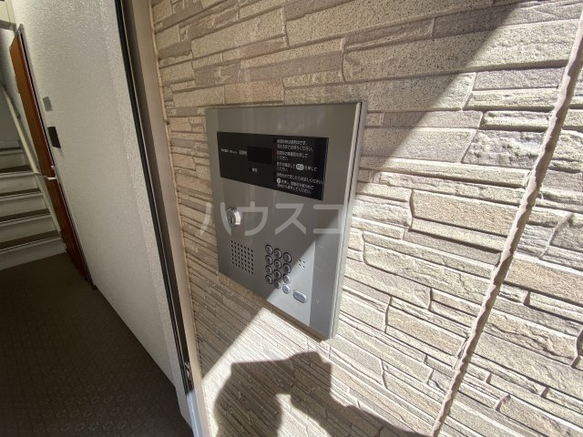 26/30 エントランス