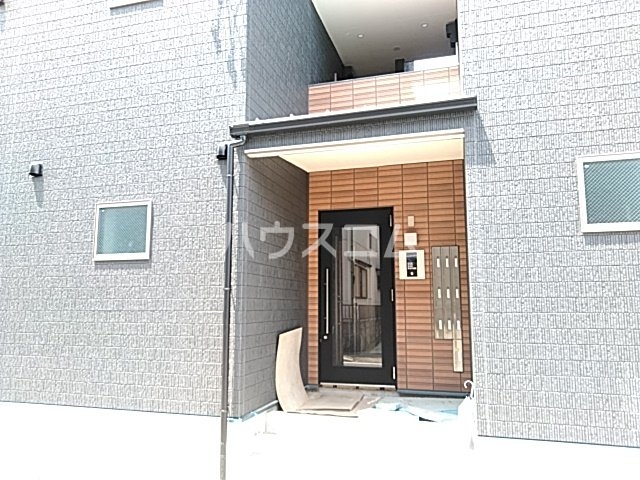 20/23 エントランス