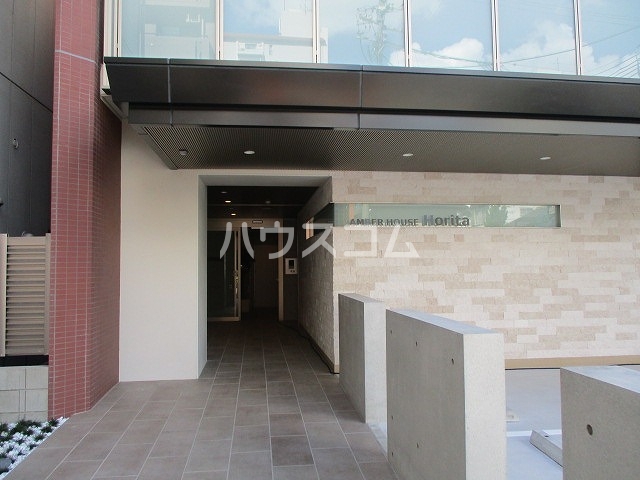 25/30 エントランス