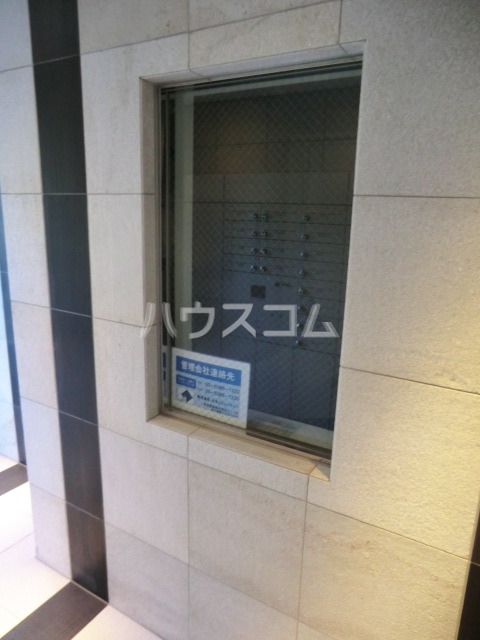 24/28 エントランス