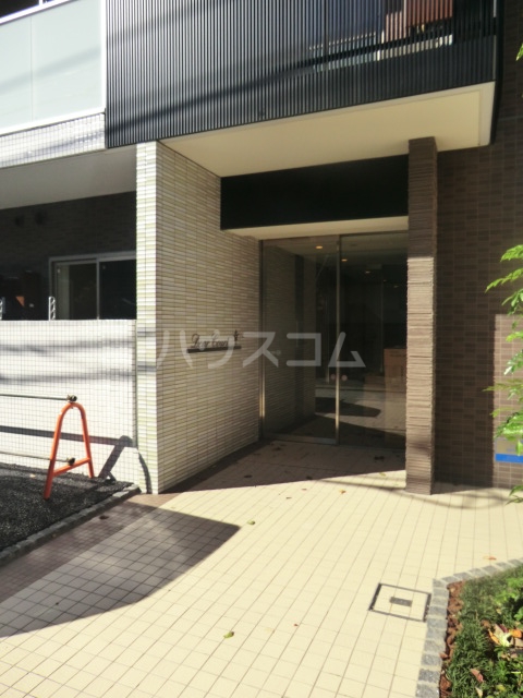 20/23 エントランス