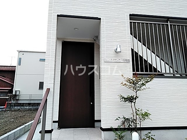 26/30 エントランス