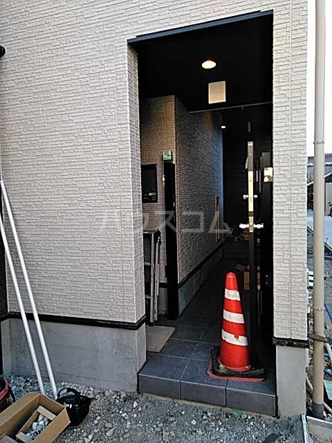 21/26 エントランス