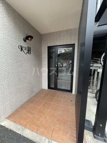 23/30 エントランス