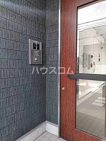 21/30 エントランス