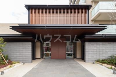 20/23 エントランス