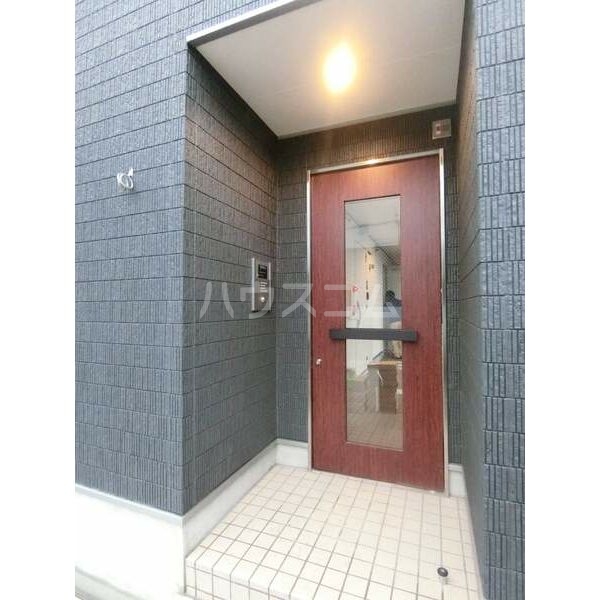 15/23 エントランス