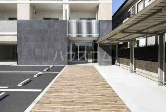 14/19 エントランス