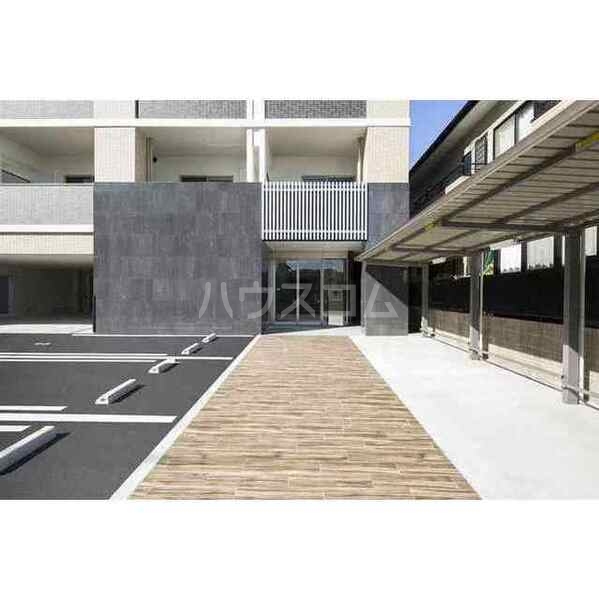 14/20 エントランス