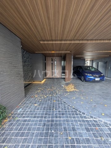 23/30 エントランス