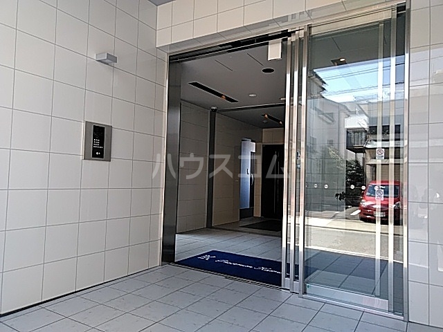 26/30 エントランス