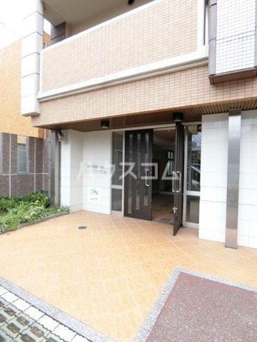 26/30 エントランス