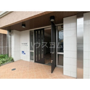 15/26 エントランス