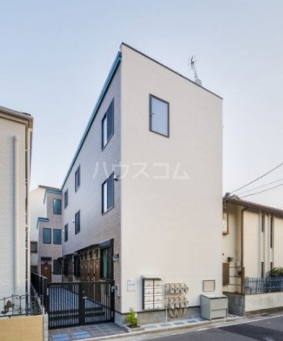 17/25 エントランス