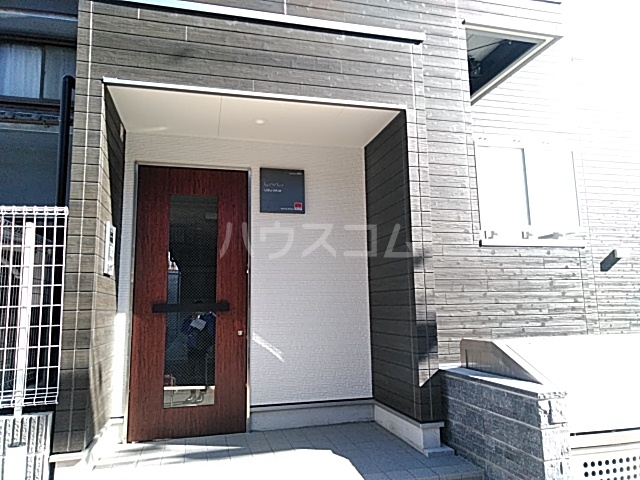 23/30 エントランス