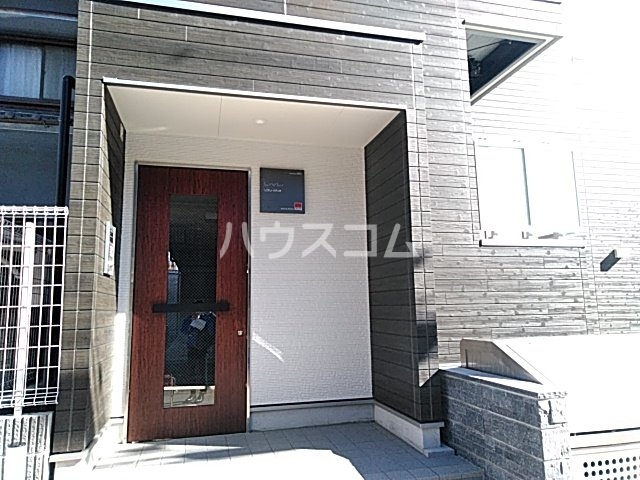 23/30 エントランス