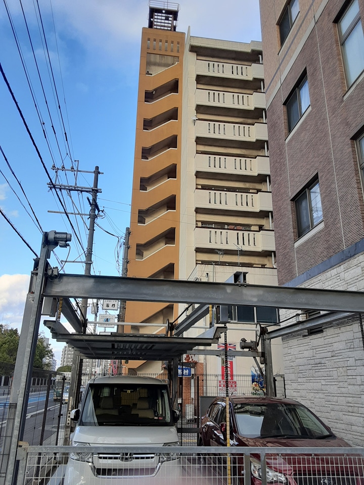 23/30 駐車場