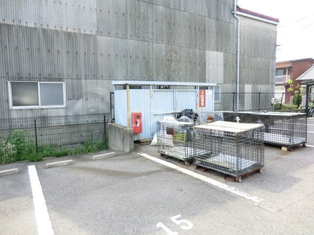 21/26 駐車場