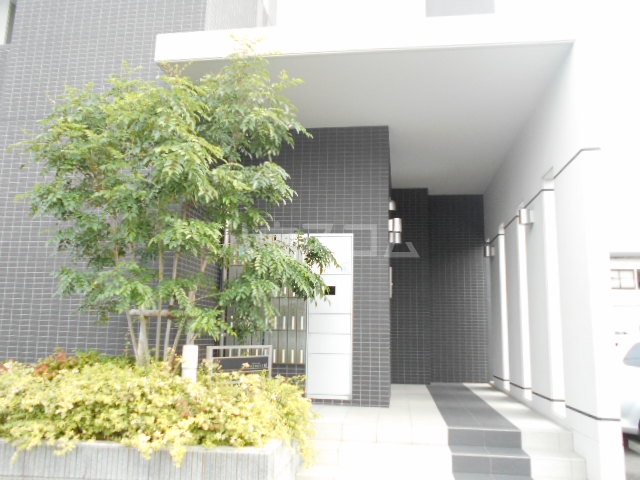 20/28 エントランス