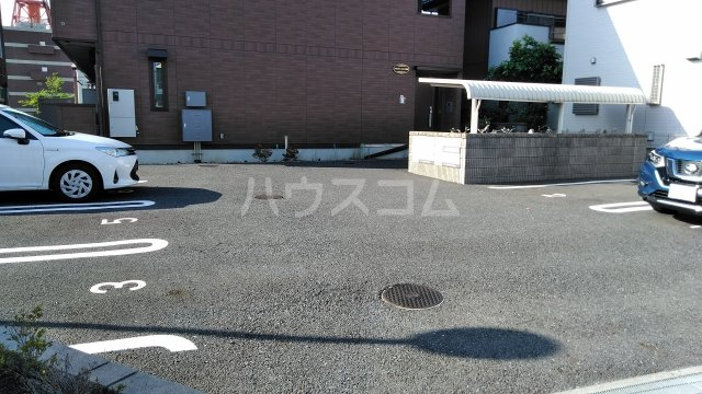 26/30 駐車場