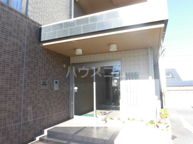 13/19 エントランス